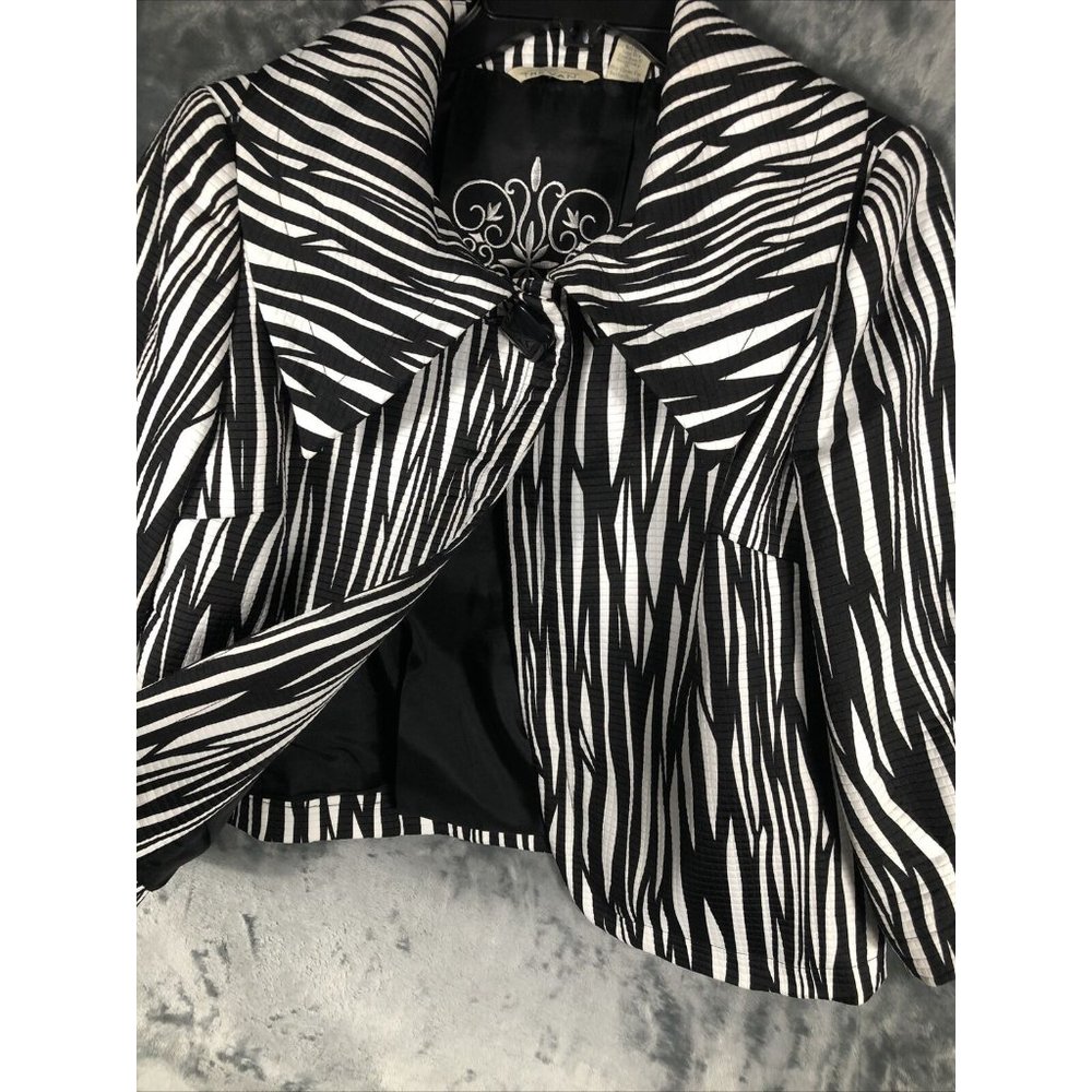 Trevan Blazer Jacket Women’s Size 8 3/4 Length Sleeve Animal Print - Picture 9 of 16